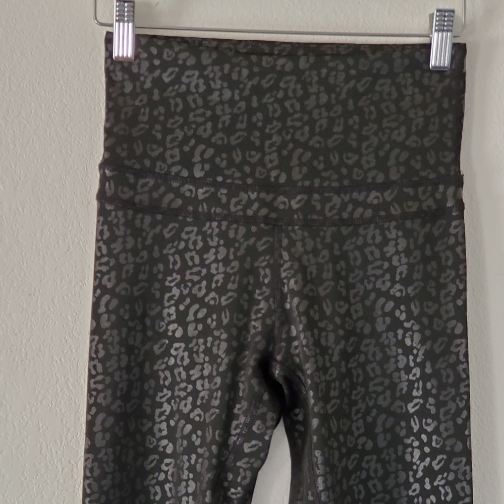 LA‎ SOCIETY Leopard Print Black Leggings. - Picture 5 of 10